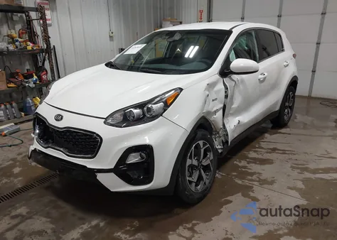 2020 Kia Sportage Lx z USA, uszkodzony, nr VIN KNDPMCAC2L7777885
